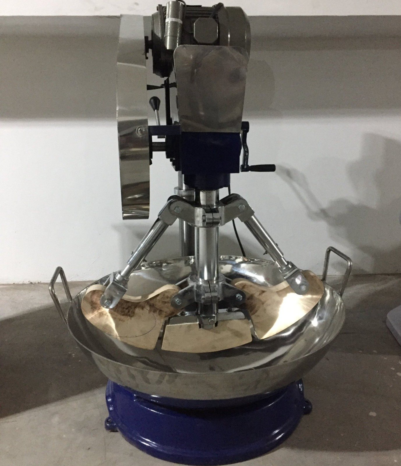 Kaju katli making machine